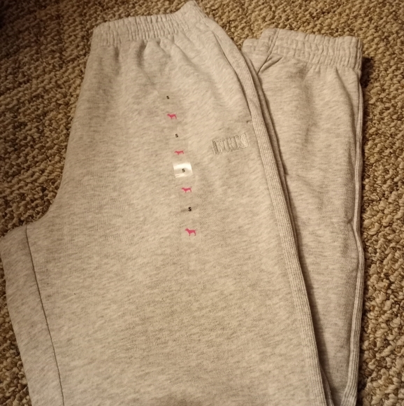 VS Pink cropped bottom sqeats - Picture 2 of 2